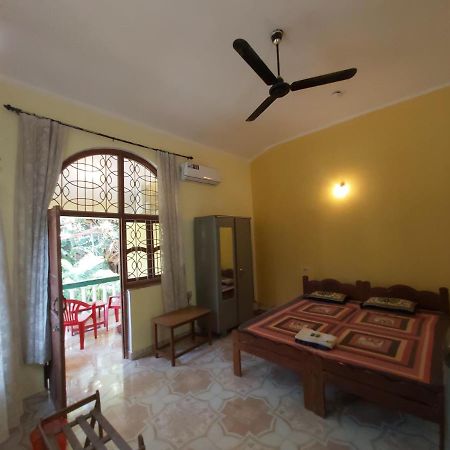 Joaquina'S Guest House Калангуте Екстериор снимка