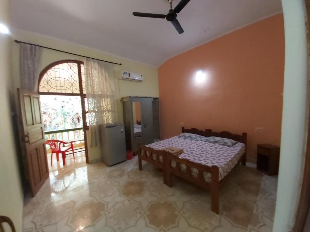 Joaquina'S Guest House Калангуте Екстериор снимка