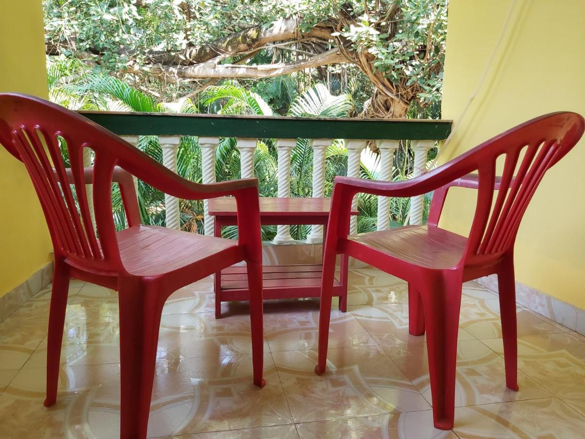 Joaquina'S Guest House Калангуте Екстериор снимка